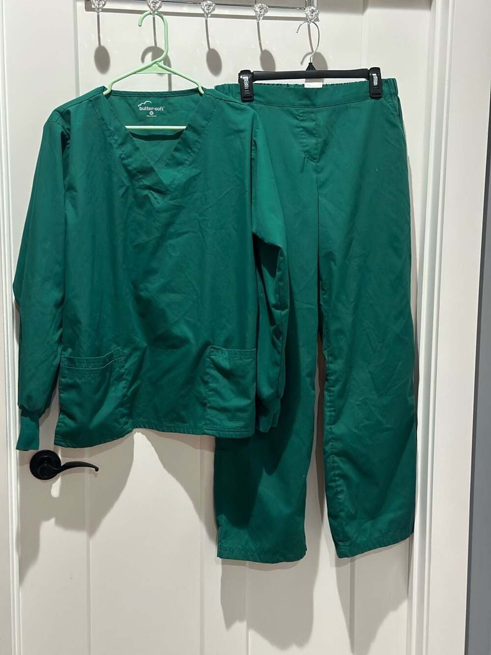 Butter-Soft Scrub Set Green Size M Top L Pants